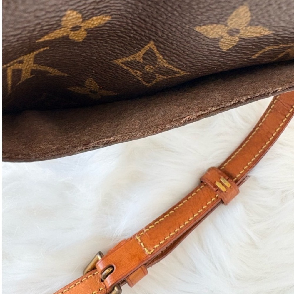 Louis Vuitton Saint Cloud‎ Mini Monogram Crossbody - Picture 7 of 16